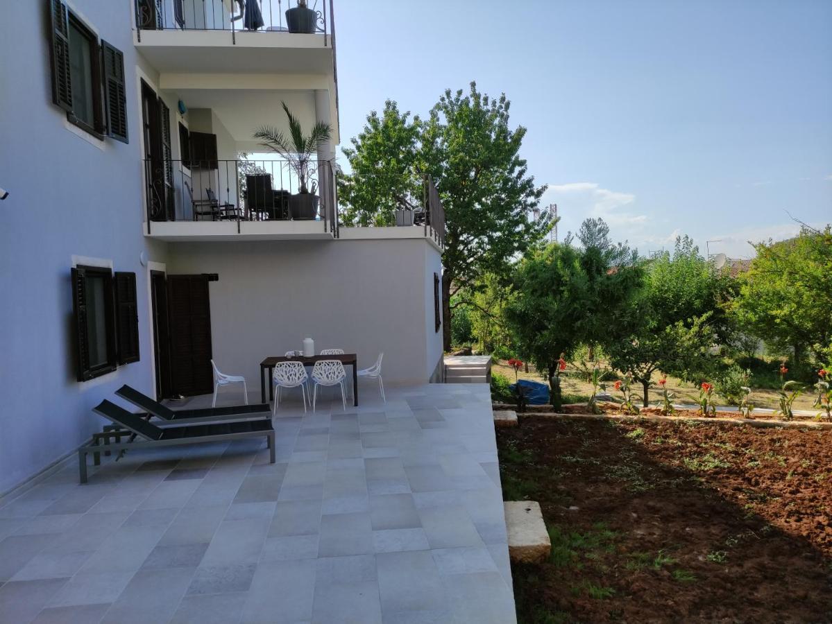 Apartvilla Castropola المظهر الخارجي الصورة